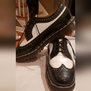 Dr Martens vintage tuxedo shoe